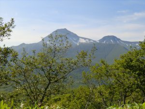 CIMG2343_英嶺山から見た羅臼岳・サルシイ岳