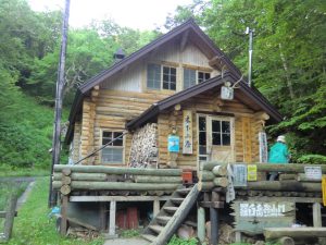 登山口にある木下小屋