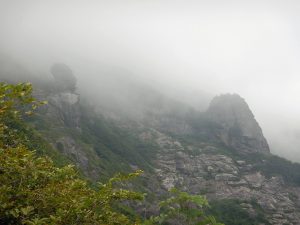17_下りから見たババ岩・ジジ岩