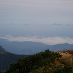 左から鳥海山、月山、朝日連峰。