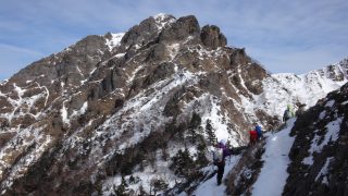 征露岳南武鑑 上 征露岳南武鑑 上 - メルカリ