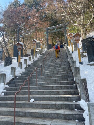 御嶽神社の長ーい階段