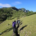 北荒川岳キャンプ場跡地。小さな草原のよう。