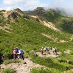 くろがね小屋目指して下山開始